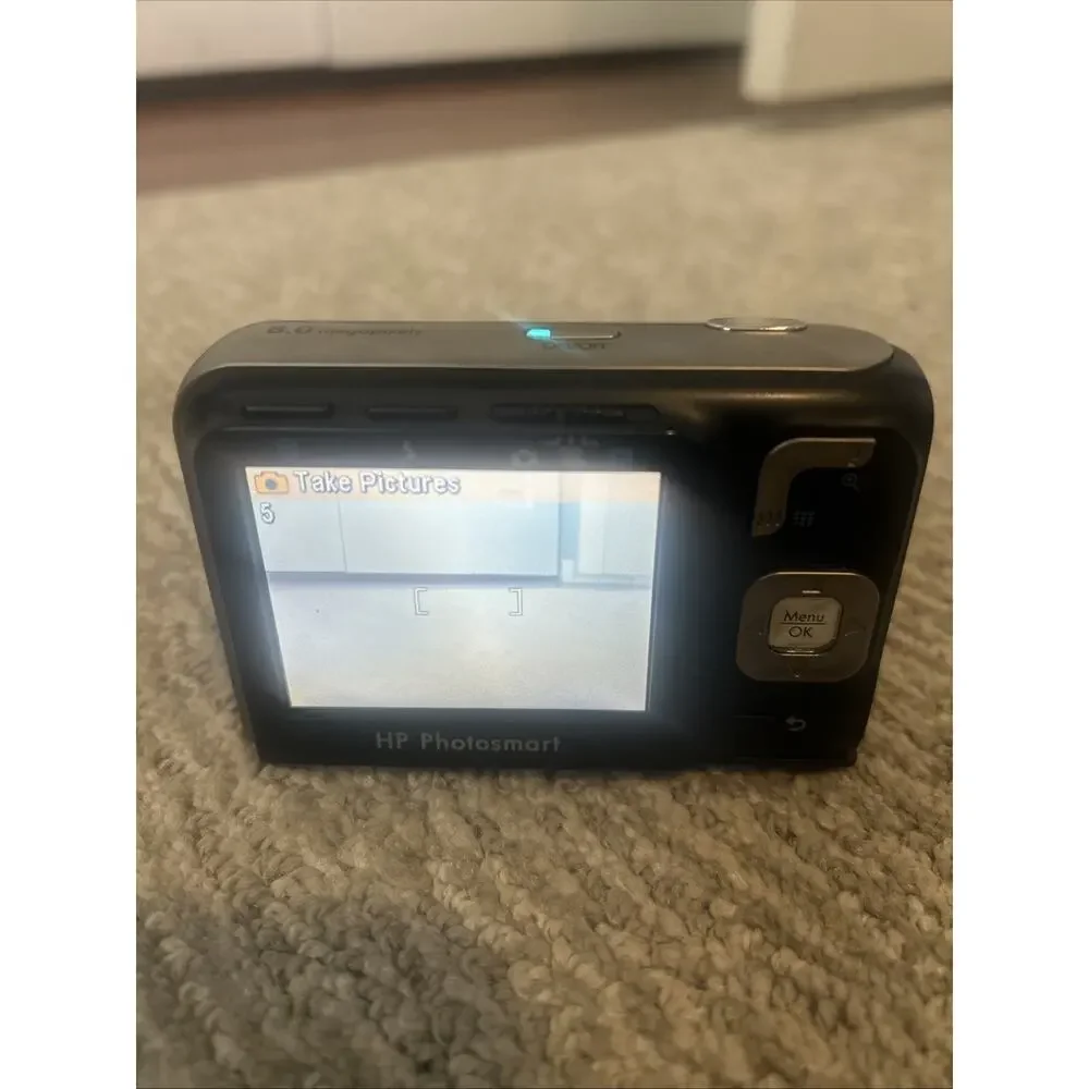 HP PhotoSmart Mz67 8.3 MP Digital Camera - Black 6x Optimal Zoom Tested & Works